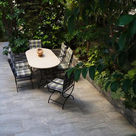 Garden Apartment Next To The Mall -Private Parking Athen Eksteriør billede
