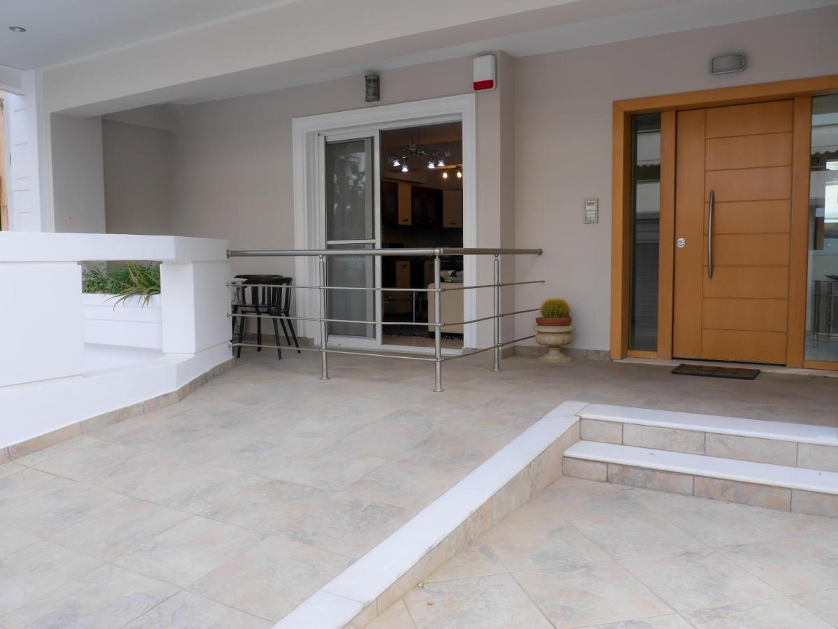 Garden Apartment Next To The Mall -Private Parking Athen Eksteriør billede