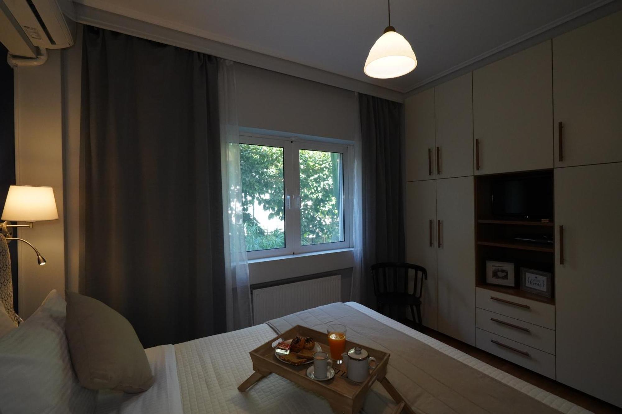 Garden Apartment Next To The Mall -Private Parking Athen Eksteriør billede