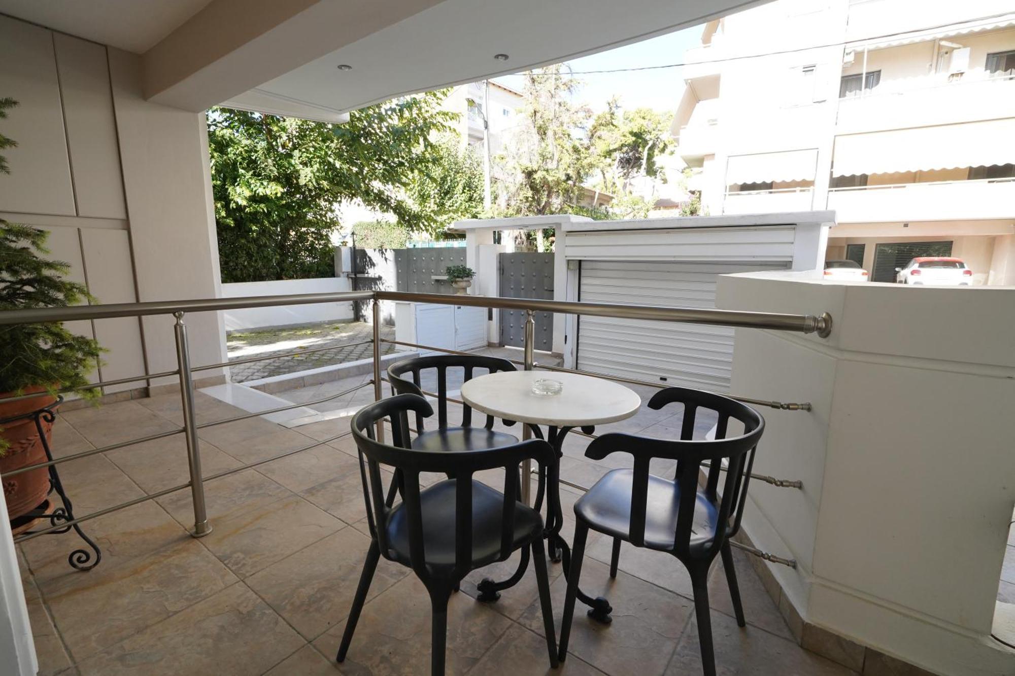 Garden Apartment Next To The Mall -Private Parking Athen Eksteriør billede