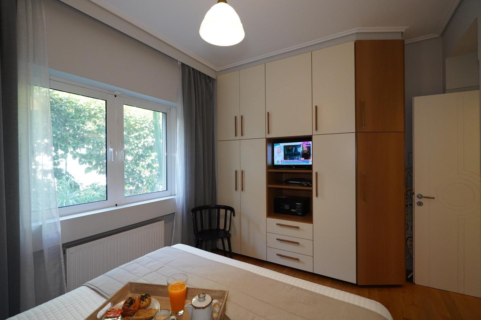 Garden Apartment Next To The Mall -Private Parking Athen Eksteriør billede