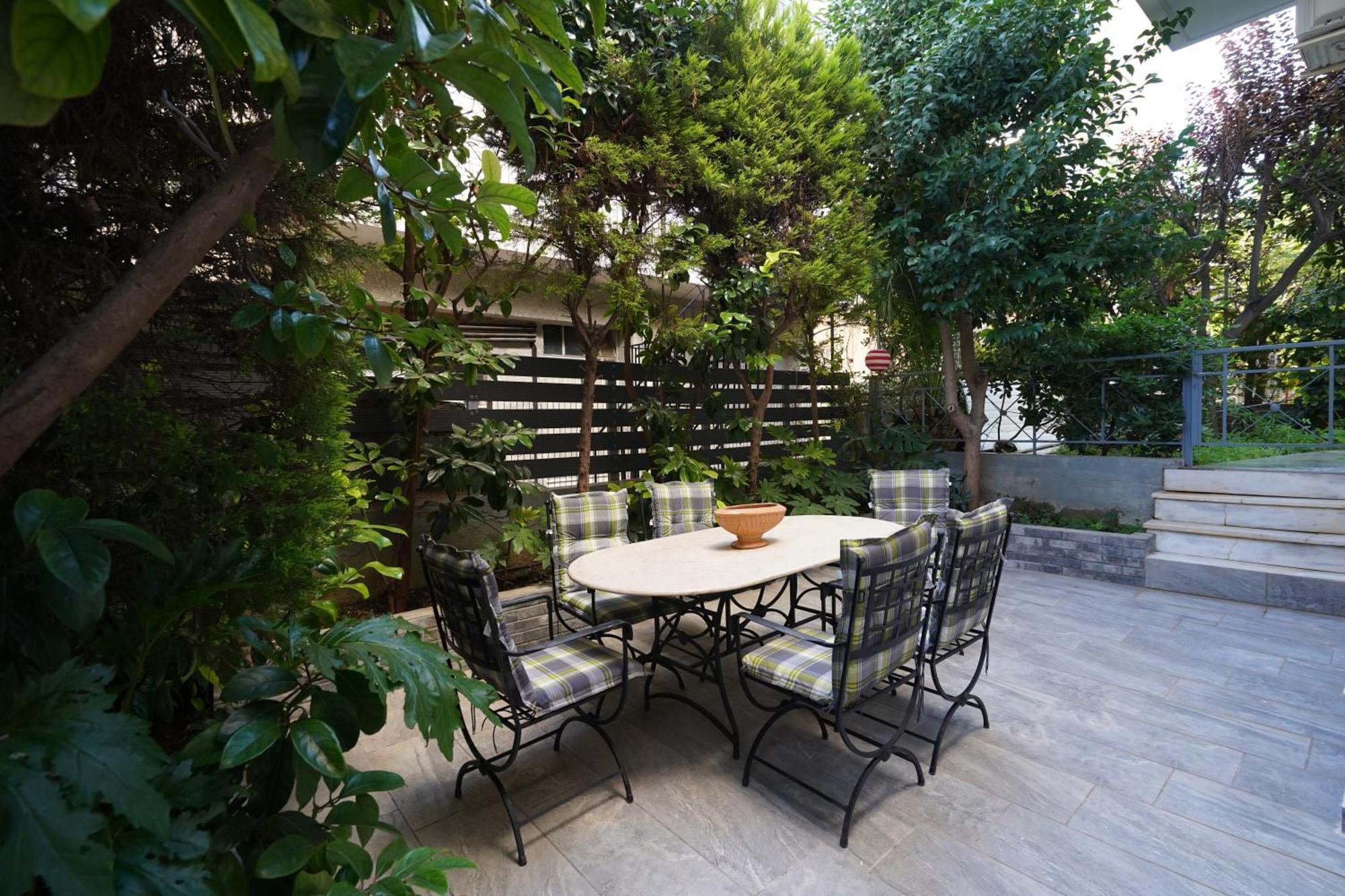 Garden Apartment Next To The Mall -Private Parking Athen Eksteriør billede